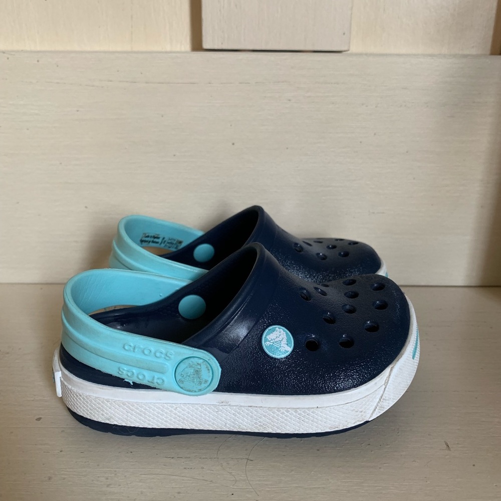 Toddler Crocs size 4/5